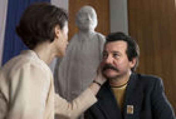 Estrenos de la semana: 'Walesa, la esperanza de un pueblo': Wajda retrata a un mito del siglo XX