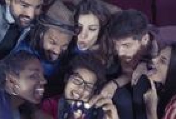 Cuzz, mensajería española con emoticonos creados por el usuario