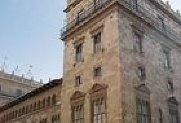 Andalucía colocó en su última emisión 27 veces más pagarés que Valencia a lo largo de todo 2014