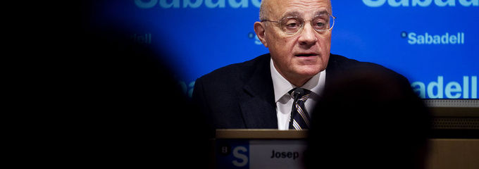 Oliu prevé que España crezca un 2,3%, aunque alerta de inestabilidad política