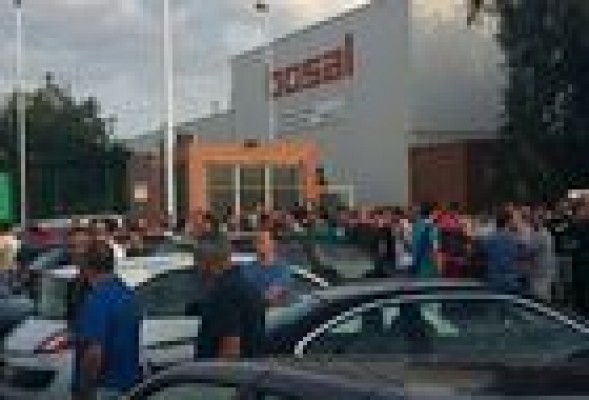 El cierre de Bosal y las amenazas en Kamax convulsionan a la gran industria metalúrgica en Valencia