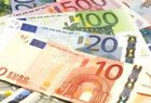 El euro cae por debajo del valor de 2005 y de su lanzamiento en 1999