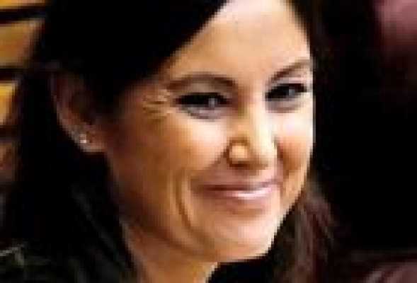 Elisa Díaz (PP) asegura que se paga su vivienda y que es 