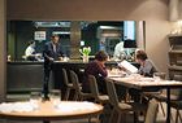 Los restaurantes, obligados a invertir para que camareros y cartas informen sobre alérgenos