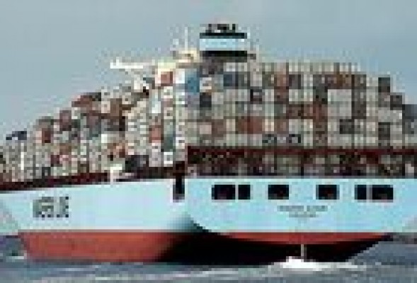 Atraca en Valencia el mayor buque que ha acogido el puerto en su historia