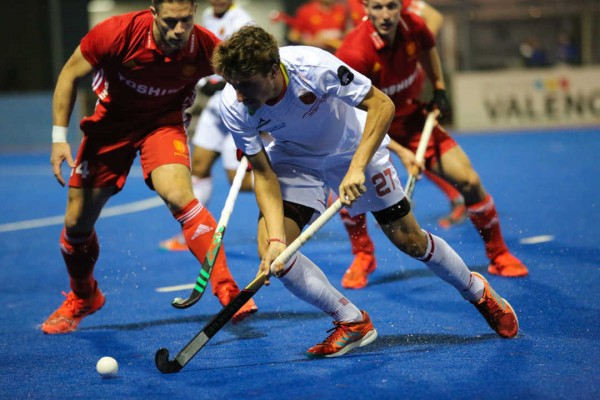 España busca ante Inglaterra el pleno de victorias y el pase a la final