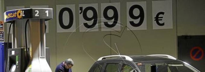 Más de 900 gasolineras venden el diésel a menos de un euro el litro