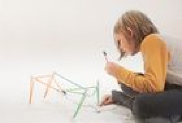 Quirkbot, el juguete para niños 'makers' que permite construir robots con pajitas