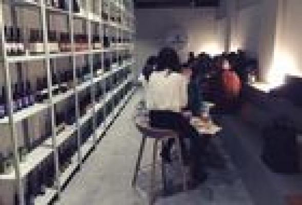 				Olhöps Craft Beer House, las cervezas artesanales de todo el mundo tienen su rincón en Valencia