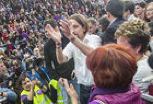 Pablo Iglesias hace una demostración de fuerza en Valencia
