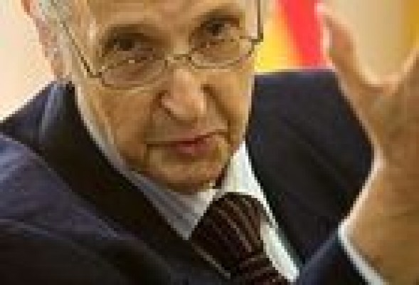 Grisolía ironiza con la Ley de Señas de Identidad al 