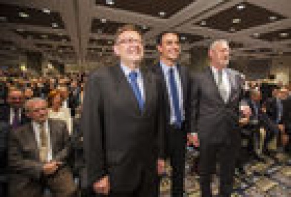 Pedro Sánchez se compromete a todo en Valencia