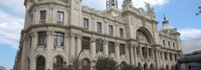 Correos responde a CC OO que la actividad en Valencia cae un 34% y la plantilla solo se reduce un 17%