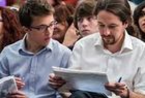 Iglesias y Errejón, profesores de un curso de la Universitat de València
