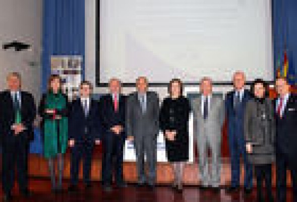 Agnès Borel Lemonnier recibe la insignia de plata del Instituto Español de Analistas Financieros