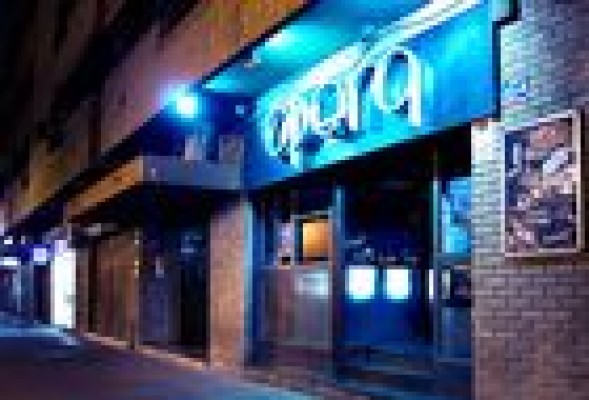 El pub Ópera cierra en la Avenida Aragón tras 28 años en activo 
