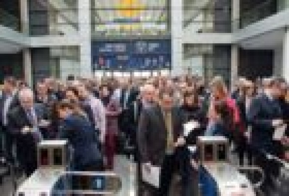 Mueble, luz y cerámica: La empresa más allá de la crisis