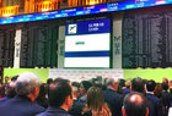 Aena ya vuela por la bolsa española y en su primer cambio se dispara un 12%
