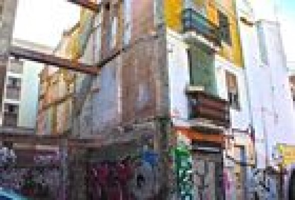 Rehabilitación contra ocupación de la huerta: Calabuig quiere recuperar 300 edificios en Ciutat Vella