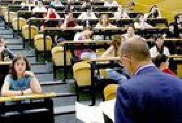 Se publican las bases de las becas universitarias de la Conselleria de Educación