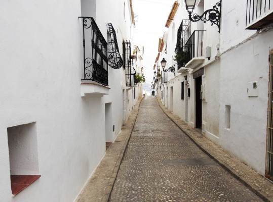 Altea licita por medio millón de euros la mejora de los viales del casco antiguo