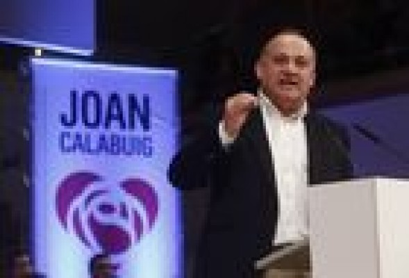 Calabuig inaugura la oficina de campaña para escuchar las propuestas de la ciudadanía