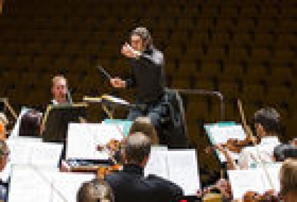 Jurowski debuta en el Palau de les Arts con un concierto con obras del repertorio ruso