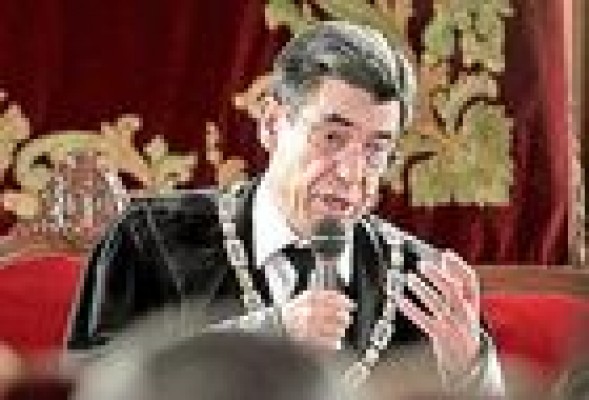 El TSJ obliga al Consell a informar de las reformas en el piso del expresidente Juan Luís De la Rúa