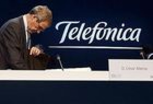 Telefónica supera los 3.000 millones de beneficio pese a reducirlo un 34,7%