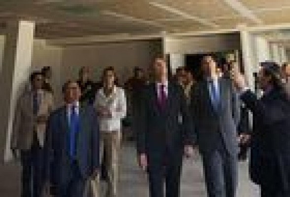 El Hospital de Llíria abre para elecciones ocho años después de poner la primera piedra