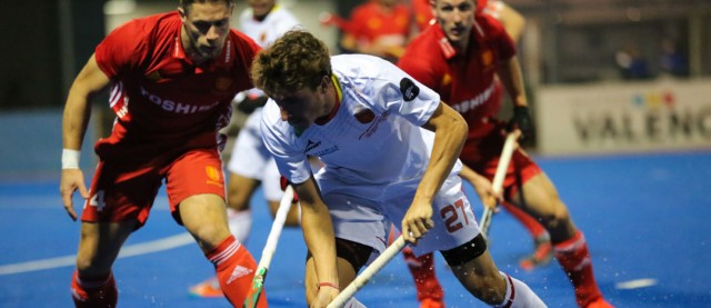 España vence a placer a Inglaterra y se clasifica para la final