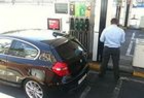 Los carburantes elevan dos décimas el IPC de febrero