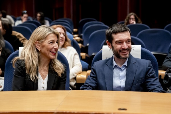 Trabajo logra un acuerdo con sindicatos para subir el SMI un 4,4% en 2025, hasta 1.184 euros al mes