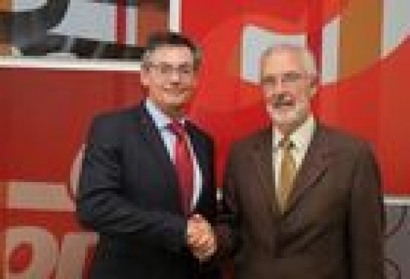 Consum y Cruz Roja insertan a 33 personas en riesgo de exclusión