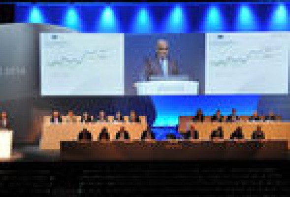 Abertis vuelve a cotizar en bolsa a la baja tras la venta de CVC