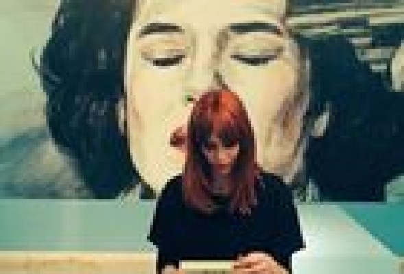 Paula Bonet desconstruye su último libro en Las Naves de la mano de MacDiego