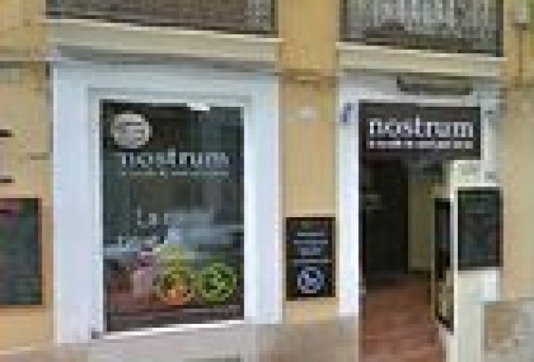 Nostrum abre tienda 'Premium' en la plaza de la Reina de Valencia