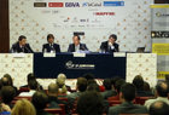 Expositores y ponentes calibran en Forinvest 2015 el punto de la recuperación económica