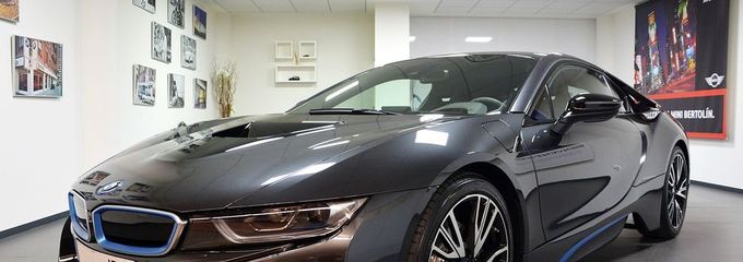 BMW Bertolín entrega el primer i8 equipado con la tecnología Laserlight