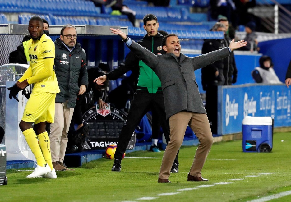 Javi Calleja, técnico del Villarreal, gesticula durante un reciente encuentro. - 