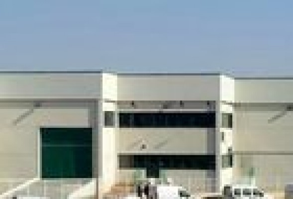 La consultora Avant asesora a Tipsa mensajería y la reubica en naves que ocupaba Heineken en Ribarroja