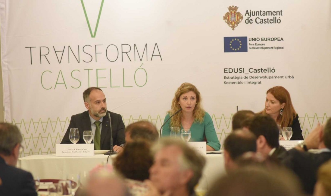 La alcaldesa Amparo Marco, durante una reciente intervención pública en el Casino Antiguo. - 
