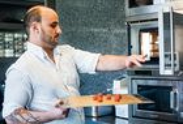 Juanfran Valiente: Creatividad y vanguardia, por @ser_adelantado y Eva Máñez