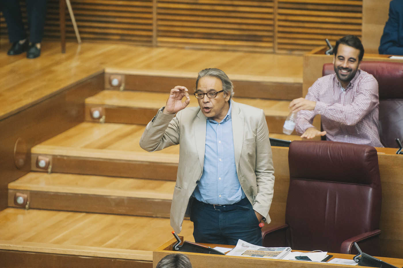 Peligra el liderazgo socialista en Les Corts: el síndic Manolo Mata mira a Europa