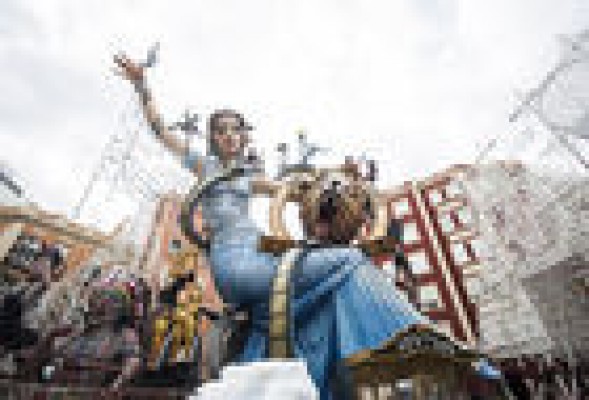 El tiempo empeora para los tres días grandes de Fallas en Valencia