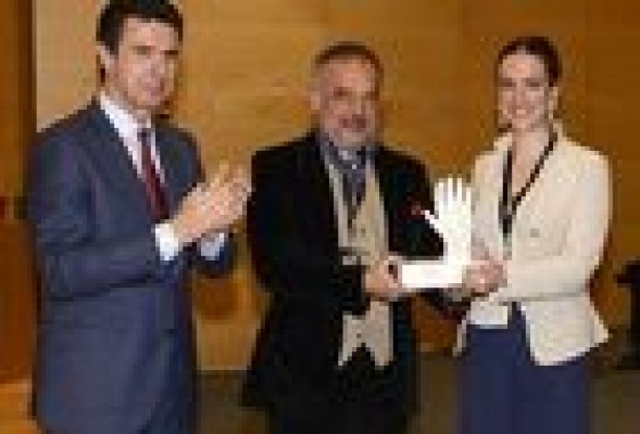 El joyero valenciano Vicente Gracia se alza con el Premio Nacional de Artesanía 2014