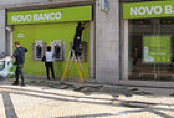 Banco Santander no quiere ser menos y va a por Novo Banco