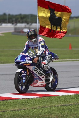 Márquez gana y Martín es campeón del mundo de Moto3