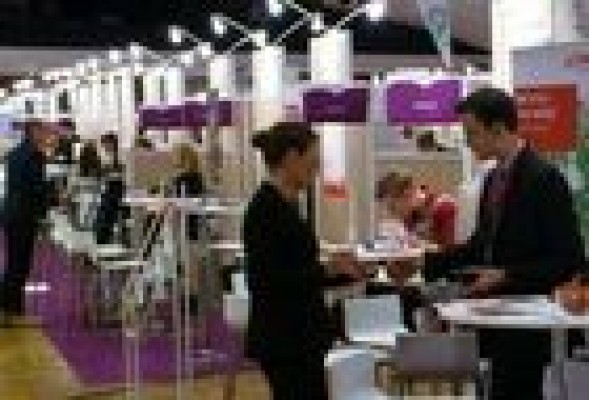 La Comunitat lleva su oferta de turismo de congresos a París