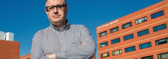 Joaquín Aldás-Manzano: «Una sociedad que se exija más a sí misma exigirá más a sus políticos»